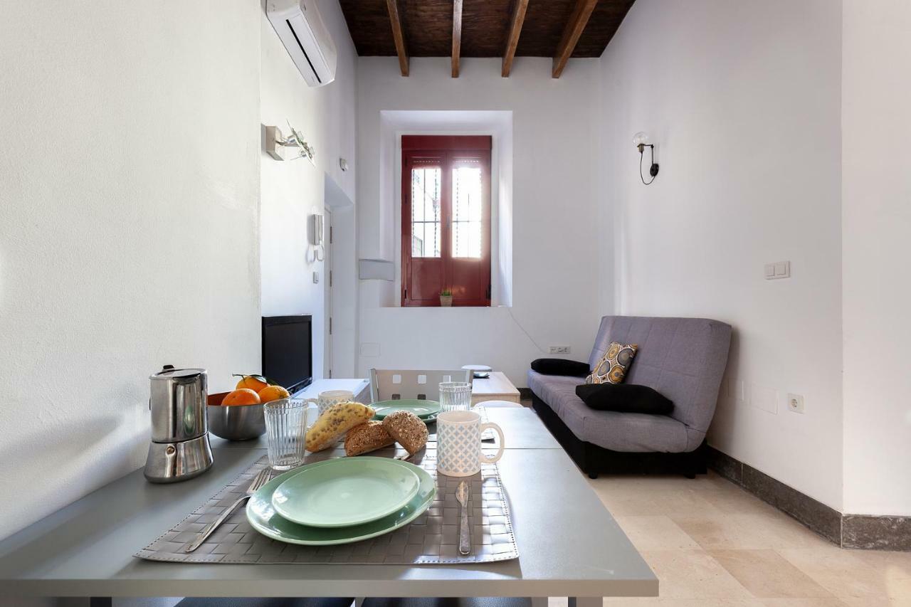 Pasaje Amores Iz. - Tranquilidad Y Vida Cultural En Centro Sevilla 4Px ภายนอก รูปภาพ
